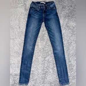 Levi 711 skinny jeans